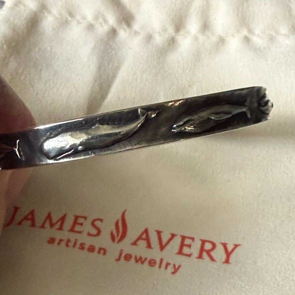 James Avery Retired Sterling Silver Whale Bangle - Picture 4 of 11